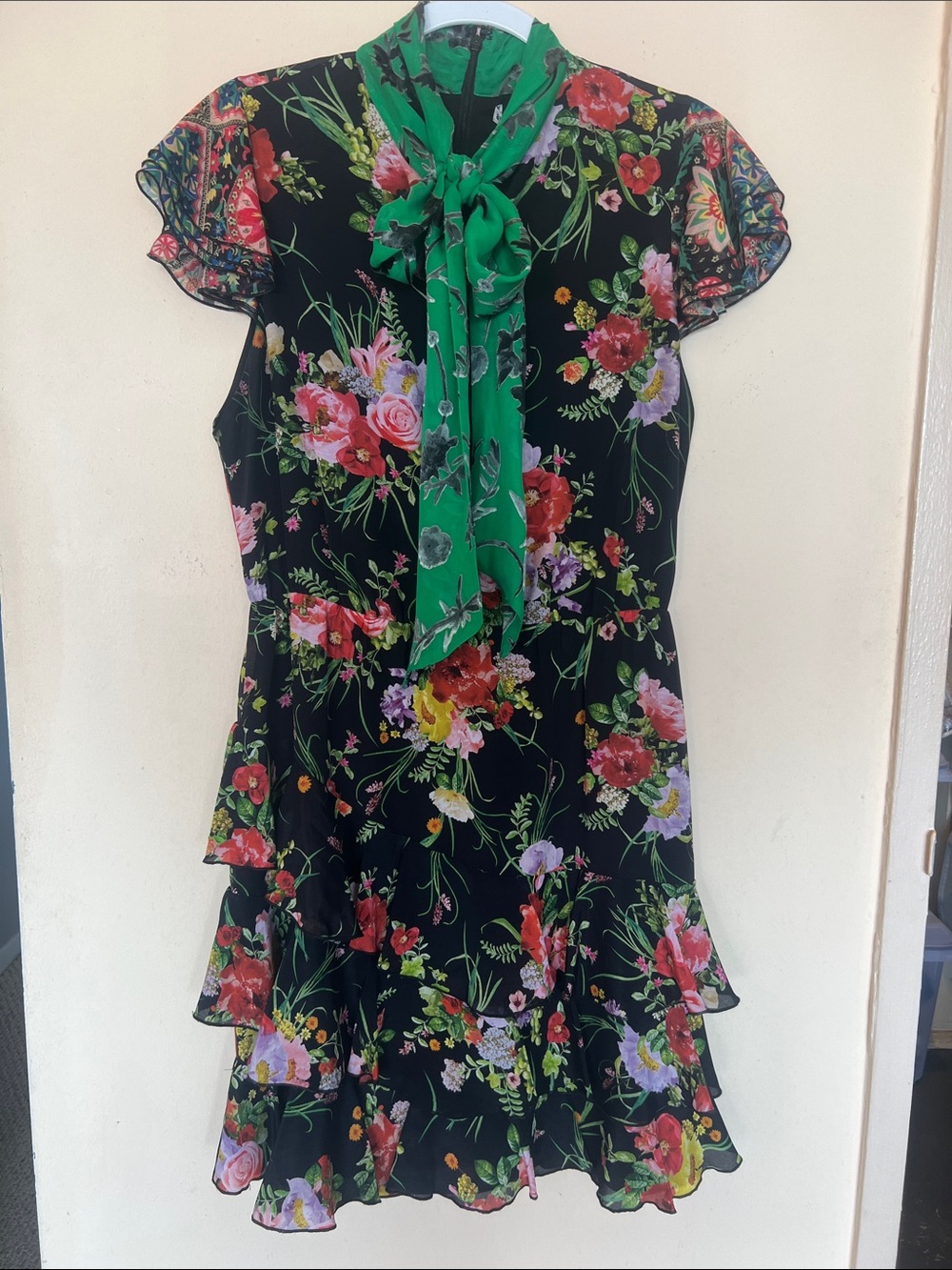 Alice + Olivia Floral Tie-Neck Ruffle Dress in Black and Green